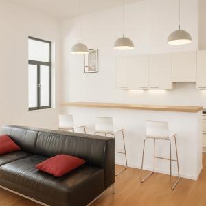 Châtelain : Beau duplex rez-de-chaussée avec jardin