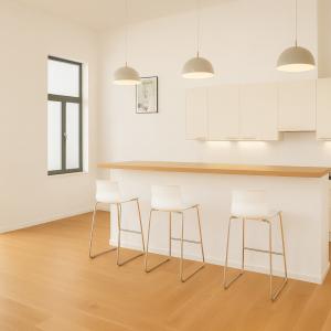 Châtelain : Beau duplex rez-de-chaussée avec jardin