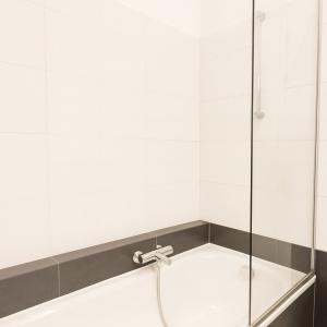 Châtelain : Beau duplex rez-de-chaussée avec jardin