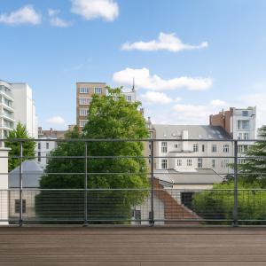 Châtelain : Beau duplex rez-de-chaussée avec jardin
