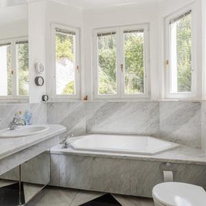 Etangs d'Ixelles: Hôtel de Maître avec 8 chambres et garage