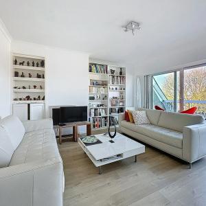 De Fré-Wolvendael, penthouse 85m² 2 ch + 3 terrasses 