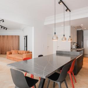 Cambre : Superbe rez de chaussée 185m² 3 ch + jardin 60m²