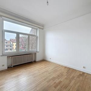 Pl. Brugmann / Châtelain : Bel appartement de caractère 