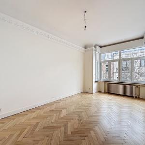Pl. Brugmann / Châtelain : Bel appartement de caractère 