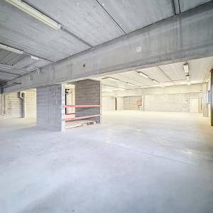 Forest / Drogenbos : Plateau de bureaux brut ± 400 m² 
