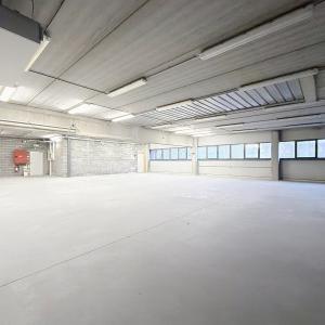 Forest / Drogenbos : Plateau de bureaux brut ± 400 m² 