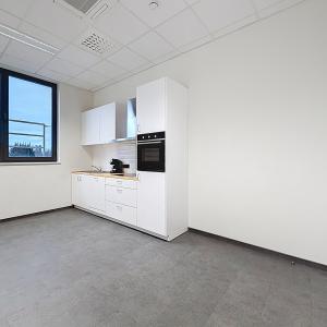 Forest / Drogenbos : Plateau de bureaux neuf ± 400 m² 