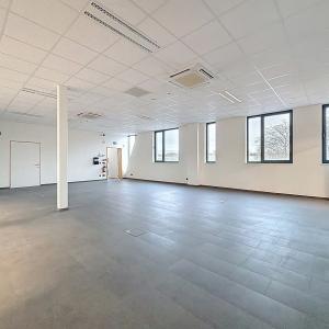 Forest / Drogenbos : Plateaux de bureaux ± 800 m² 