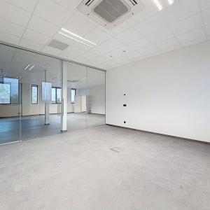 Forest / Drogenbos : Plateaux de bureaux ± 800 m² 