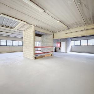 Forest / Drogenbos : Plateaux de bureaux ± 800 m² 