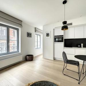 Bailli/Châtelain : Superbe flat meublé remis à neuf