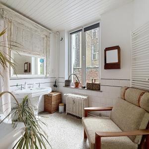 Haut de Saint-Gilles : Rez-de-chaussée avec jardin meublé