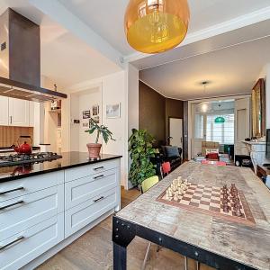 Haut de Saint-Gilles : Rez-de-chaussée avec jardin meublé