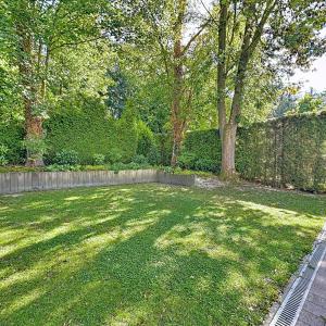 Dolez : Belle maison 3 façades + jardin + garage