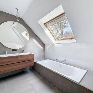 Dolez : Belle maison 3 façades + jardin + garage