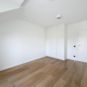 Dolez : Belle maison 3 façades + jardin + garage