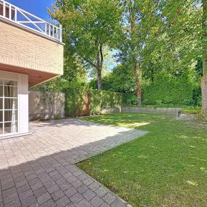 Dolez : Belle maison 3 façades + jardin + garage