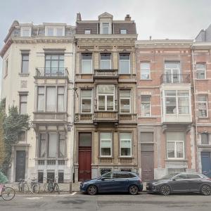 SOUS OFFRE !! Proximité du Châtelain : RDC 3 ch+ extérieurs + parking