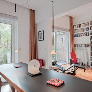 SOUS OFFRE !! Proximité du Châtelain : RDC 3 ch+ extérieurs + parking