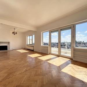 Général Jacques: Superbe penthouse 3ch + terrasses + parking