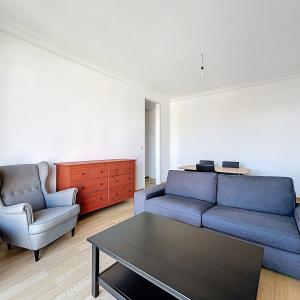 Place Stéphanie : Beau studio meublé + terrasse