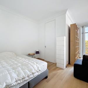 Place Stéphanie : Beau studio meublé + terrasse