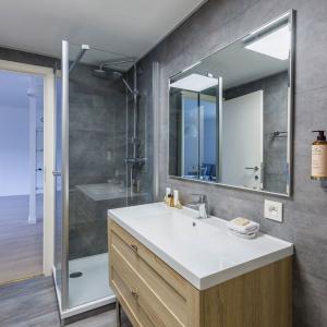 Cinquantenaire: bel appartement rénové 127m² terr, pk