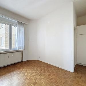 Bel-Air : Appartement 2 chambres rénové + terrasse + parking