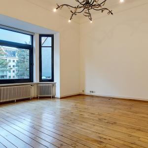 Chatelain : Superbe appartement 2 chambres + balcon