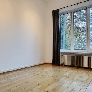 Chatelain : Superbe appartement 2 chambres + balcon