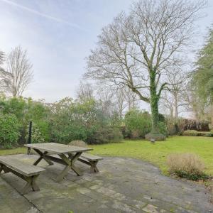 Leo Errera - Villa de 670 m² bruts, jardin & prof. libérale.