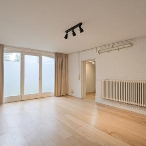 Leo Errera - Villa de 670 m² bruts, jardin & prof. libérale.