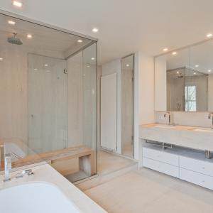 Leo Errera - Villa de 670 m² bruts, jardin & prof. libérale.