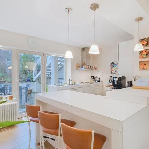 Altitude Cent : superbe maison 5 ch + bureaux + garage