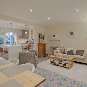 Altitude Cent : superbe maison 5 ch + bureaux + garage