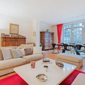 Altitude Cent : superbe maison 5 ch + bureaux + garage