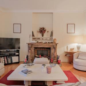 Altitude Cent : superbe maison 5 ch + bureaux + garage