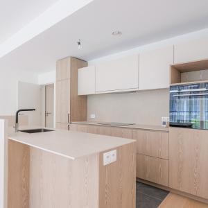 Rez-de chaussée +-145m²,3ch. + terrasse