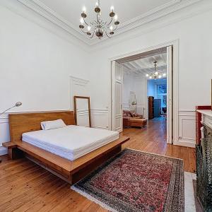 Couronne : Bel appartement de caractère avec jardin meublé