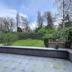 Coghen : Sublime rez-de-chaussée avec jardin