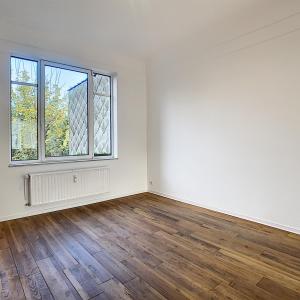 Vanderkindere : Beau flat entièrement rénové