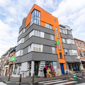 Vanderkindere : Beau flat entièrement rénové