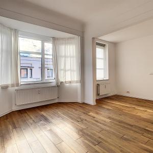 Vanderkindere : Beau flat entièrement rénové