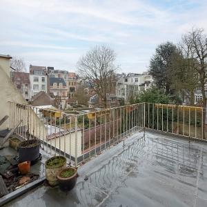Pl. Brugmann - Maison bourgeoise de ± 580 m² bruts & jardin 