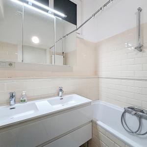 Pl. Brugmann / Châtelain : Bel appartement de caractère 