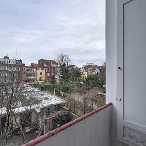 Pl. Brugmann / Châtelain : Bel appartement de caractère 