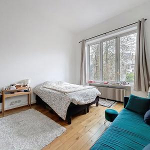 Chatelain : Superbe appartement 2 chambres + balcon