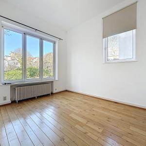 Chatelain : Superbe appartement 2 chambres + balcon