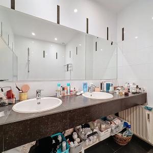 Chatelain : Superbe appartement 2 chambres + balcon